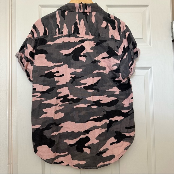 NWT Dylan Los Angeles Button Up Camo Shirt - Picture 3 of 5